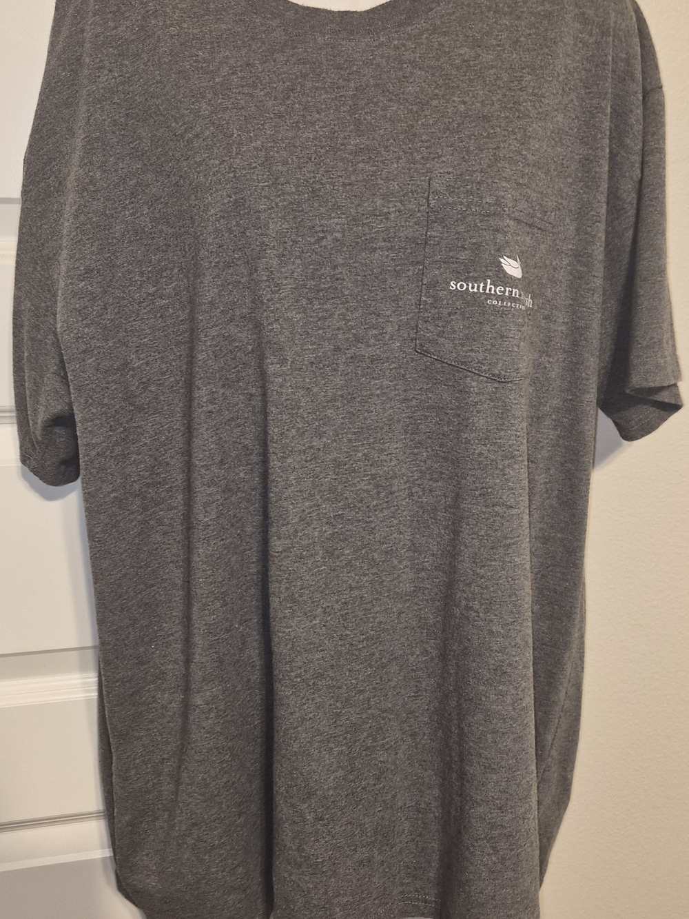 Southern Marsh Feather Graphic Pocket T-Shirt XL Gray Cotton Blend Duck